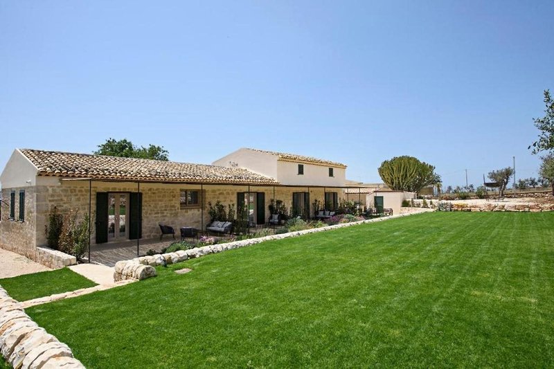 Poggio Leano Beach Resort in Donnalucata, Catania Außenaufnahme