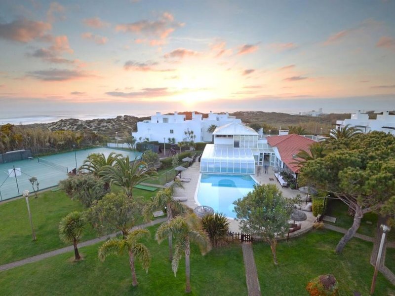 Hotel Duna Parque Beach Club & Unique Apartments & Villas in Vila Nova de Milfontes, Faro Außenaufnahme