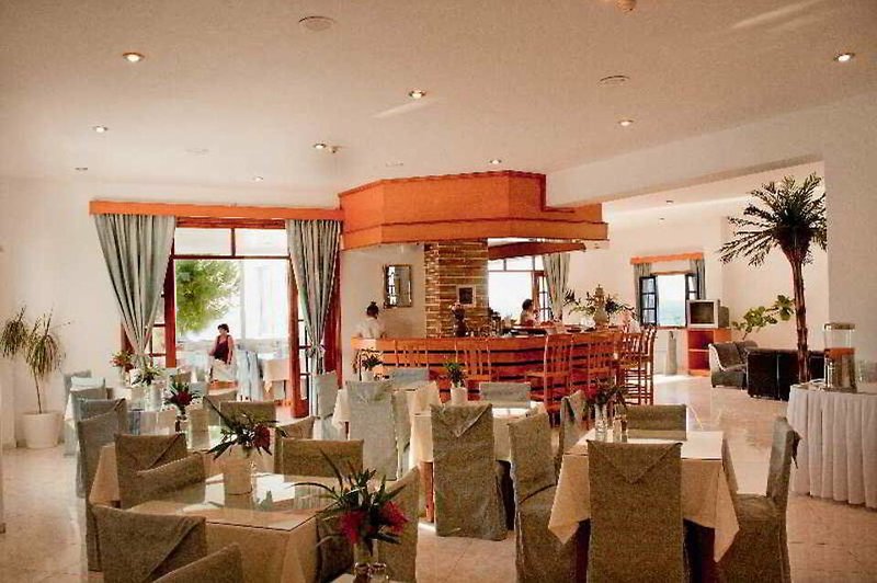 Argo Hotel in Amopi, Karpathos Restaurant