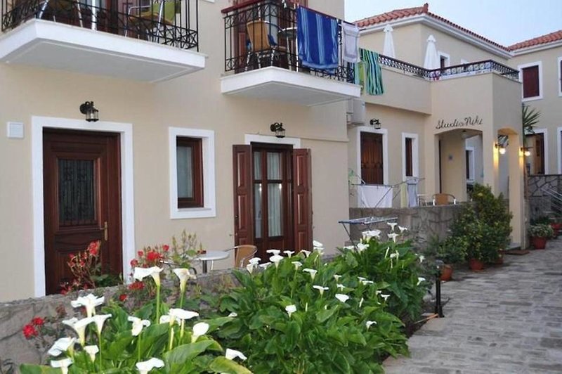 Niki Studios in Petra, Mytilene (Lesbos) Außenaufnahme