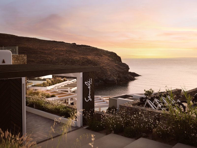 Semeli Coast Mykonos, Curio Collection by Hilton in Mykonos-Stadt, Mykonos Landschaft