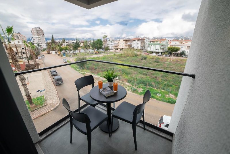 Stile Suite Marine Hotel in Konyaalti, Antalya Terrasse