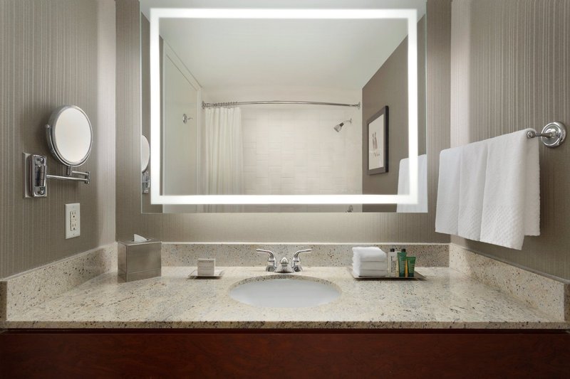 Hilton Vancouver Airport in Richmond, Vancouver Badezimmer