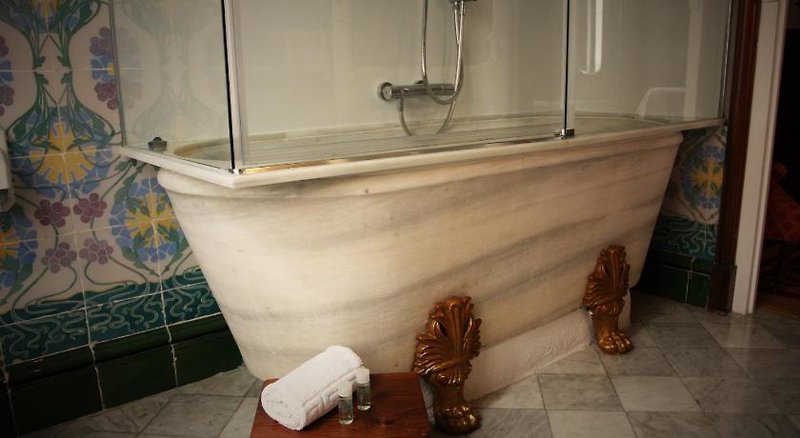 Hotel El Xalet in Sitges, Barcelona Badezimmer