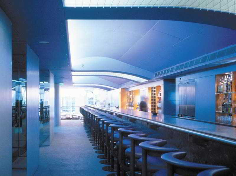 St. James Court, A Taj Hotel in London, London-Stansted Bar