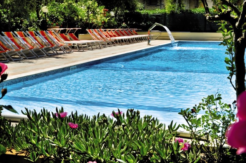 Relax in San Benedetto del Tronto, Rimini Pool